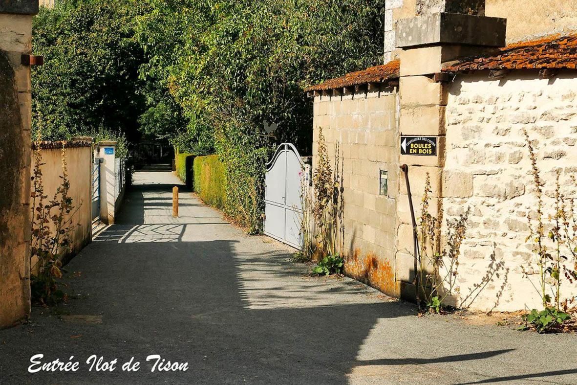 Les Jardins Du Clain Apartman Poitiers Kültér fotó